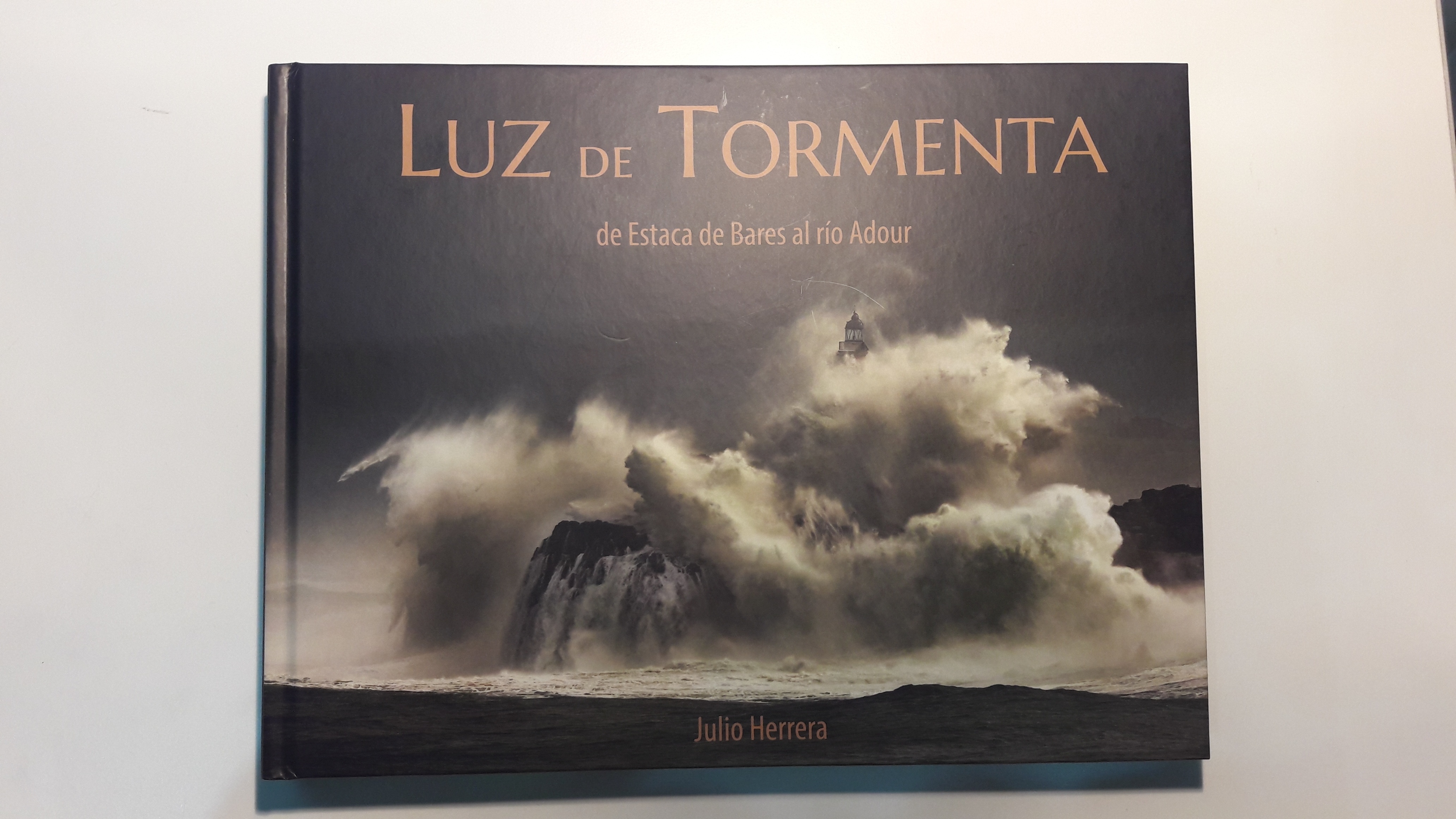 Luz de tormenta "De Estaca de Bares al río Adour"